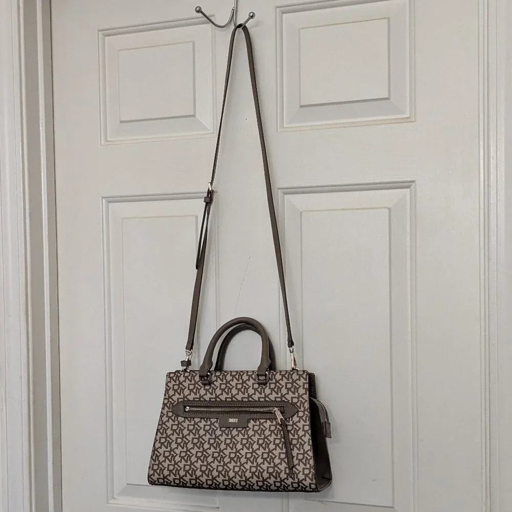 DKNY WOMEN'S CHELSEA SATCHEL HANDBAG CROSSBODY BAG BROWN . $ 228